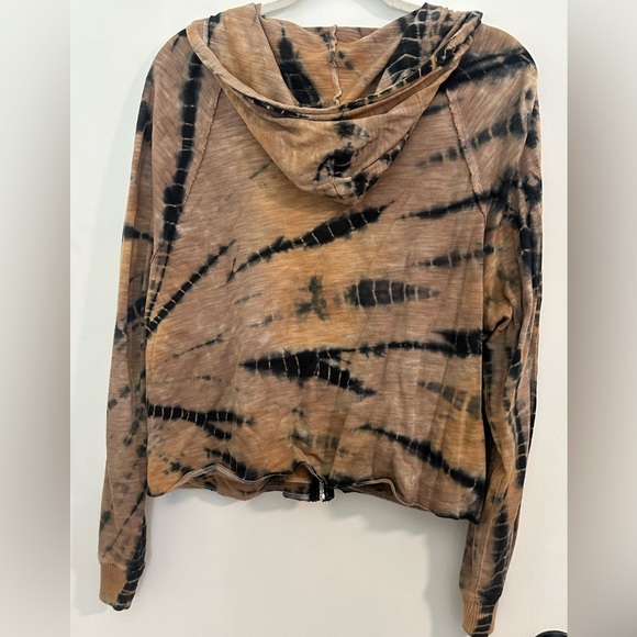 PINK Victoria's Secret Brown & Black Tie-Dye
Cropped Zip Hoodie Size M - Picture 3 of 4